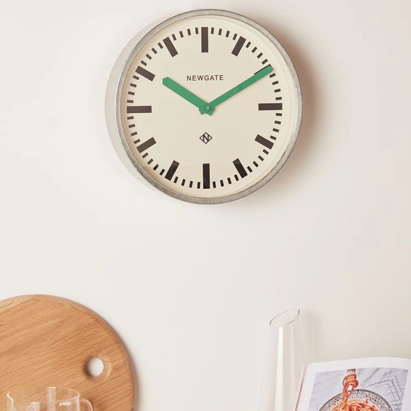 Newgate Clocks Настенные часы для багажа, зеленый